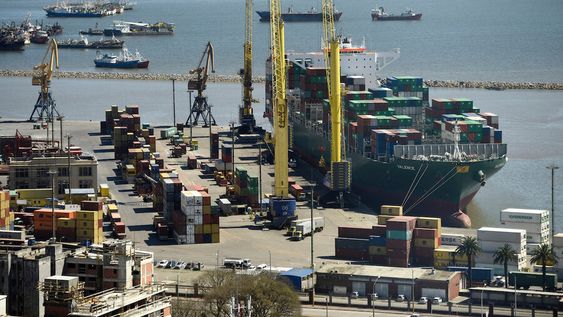 Puerto de Montevideo. Foto: Nicolás Celaya / adhocFOTOS Puerto de Montevideo. Foto: Nicolás Celaya / adhocFOTOS