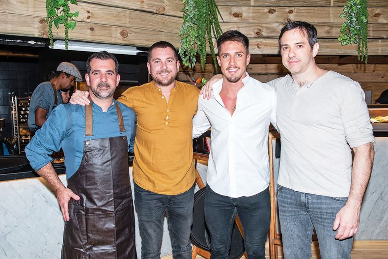 De Magnum: chef ejecutivo Conrado Vázquez, director general Ignacio Salvo, jefe de Servicio Cédric Pinet y jefe de Compras Agustín Urrusty