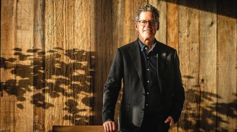 Búsqueda | Paul Hobbs retrato