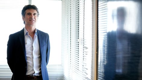 Ignacio Zuasnabar en su oficina en la sede de Equipos Consultores en Montevideo