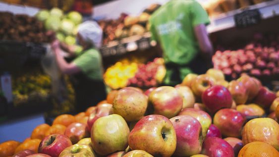 Verdulería en un supermercado. Foto: Pablo Vignali / adhocFOTOS Verdulería en un supermercado. Foto: Pablo Vignali / adhocFOTOS