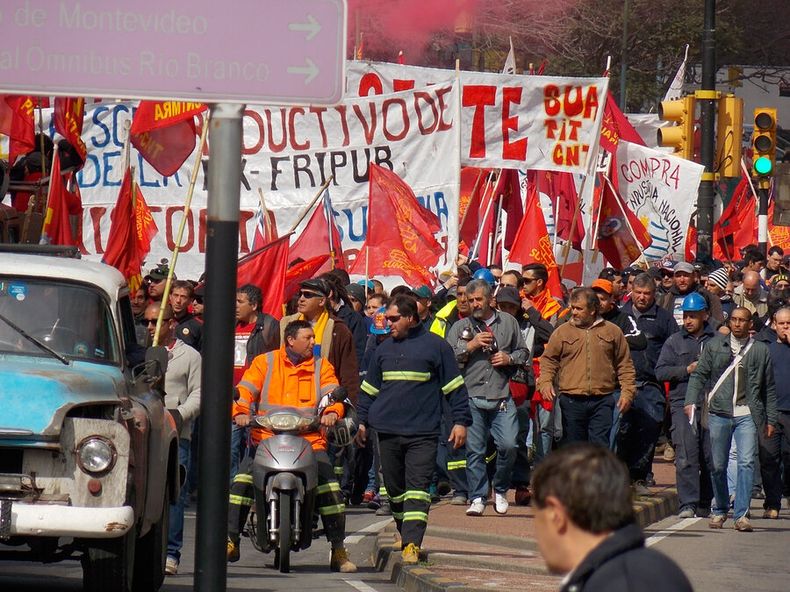 imagen de Con la mira puesta en salarios, inflación y empleo, el PIT-CNT realizará el primer paro del año, que será “anticipo” del 1º de mayo