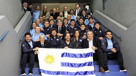 El presidente Lacalle Pou en la despedida de la delegación olímpica.