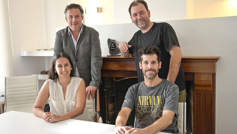 Leonardo Alvarez, socio de Fenicio, Antonio Todino, líder del Centro de Conversión, Carolina Maubrigadez, responsable de Marketing, y Aghop Bogosián, líder del