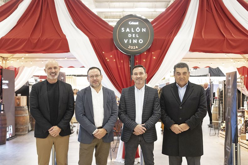 CEO Grupo Disco Jean Christophe Tijeras, gerente de Operaciones de Géant Gustavo Denardi, director de Operaciones en GDU Antonio Piñeiro y gerente de Compras Frescos en GDU Óscar Rodons