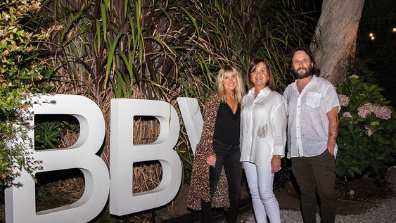 De BBVA: la gerenta de Marketing Virginia Molfese y la directora de Banca Comercial María del Rosario Corral con Leandro Quiroga Ferreres, de Medio y Medio 