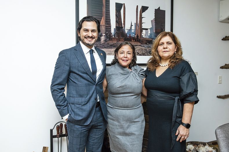 Vicepresidente Latam Export Development Canada Jorge Rave, embajadora de Canadá Carmen Sorger y business development director Brazil & Southern Cone Fernanda Custodio