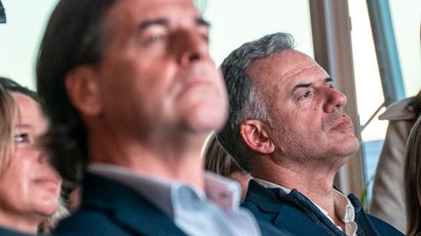 Luis Lacalle Pou y Yamandu Orsi durante un acto en Canelones en 2024 &nbsp;