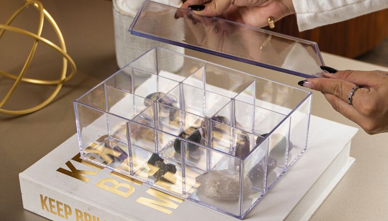 Caja acrílico para té o multiuso con divisiones y tapa $ 760