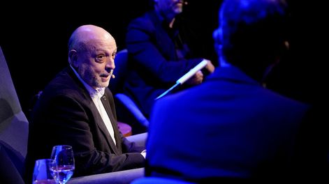 Rafael Radi en Desayunos Búsqueda. Foto: Javier Calvelo / adhocFOTOS