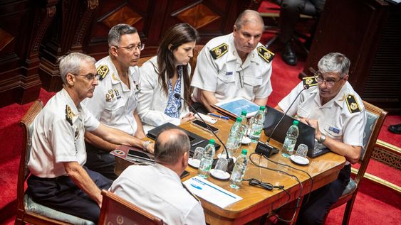 Jerarcas de la Policía Nacional durante la comparecencia del 19 de enero en el Parlamento. Foto: Mauricio Zina / adhocFOTOS
