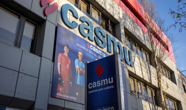 Fachada de policlínica del Casmu ubicada en 8 de Octubre.