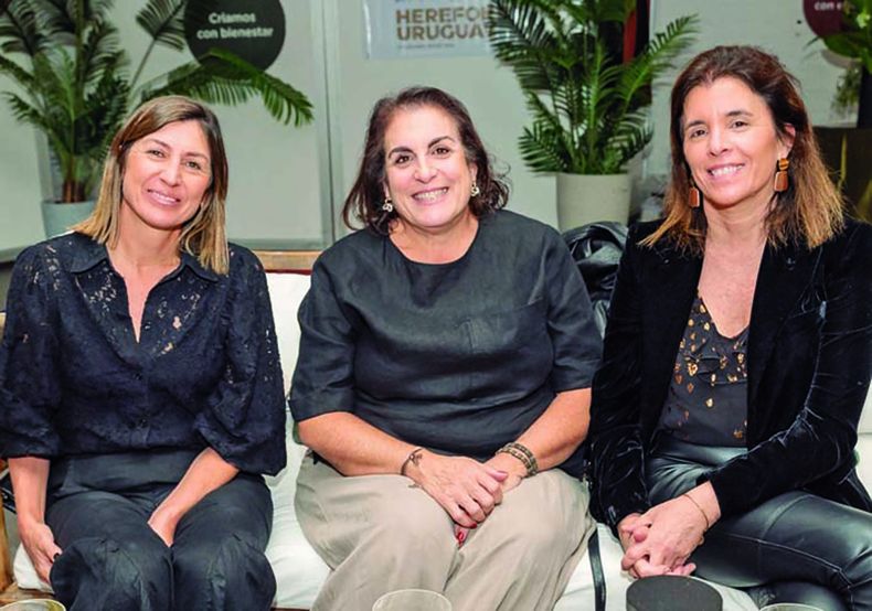 Candelaria Inciarte, Victoria Martirena y María José Serantes.