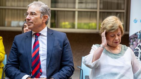 El colorado Robert Silva, extitular de la ANEP e impulsor de la “transformación educativa”, junto a la consejera cabildante Dora Graziano