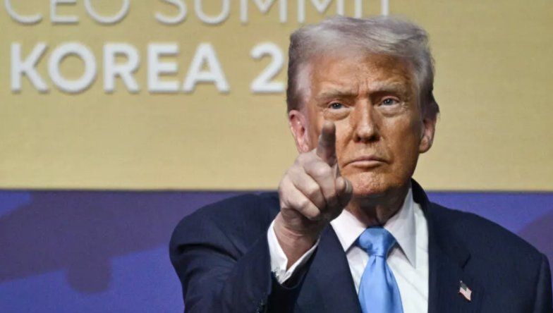 Donald Trump habla durante la Cumbre de Directores Ejecutivos de la Cooperación Económica Asia-Pacífico (APEC) en el Centro de Artes de Gyeongju, en Gyeongju, el 29 de octubre de 2025.