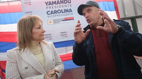 Yamandú Orsi y Carolina Cosse