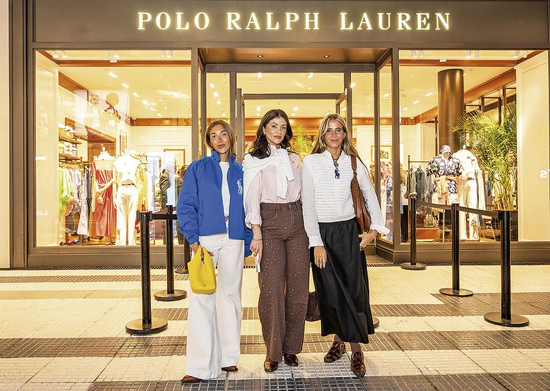 Cami Peric, Vanessa Gelezoglo y Ale Rienzi.