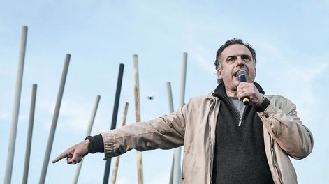 Yamandú Orsi, precandidato presidencial por el Frente Amplio. Foto:Javier Calvelo, adhocFOTOS