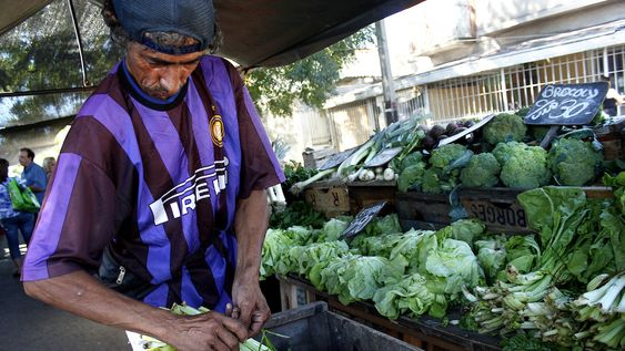 Una feria barrial en la zona del Hipódromo de Montevideo: el de las hortalizas fue uno de los rubros que más se encareció en julio Una feria barrial en la zona del Hipódromo de Montevideo: el de las hortalizas fue uno de los rubros que más se encareció en julio