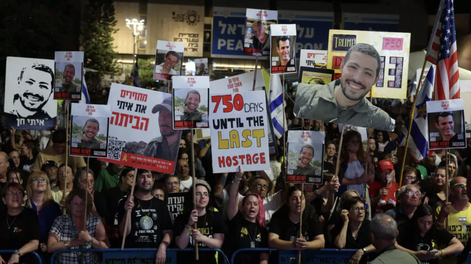 Manifestación en Tel Aviv para pedir la entrega de los cuerpos de los rehenes en Gaza, el 25 de octubre de 2025.