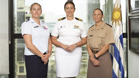 imagen de Ellas son las primeras edecanas del presidente y la vicepresidenta imagen de Ellas son las primeras edecanas del presidente y la vicepresidenta