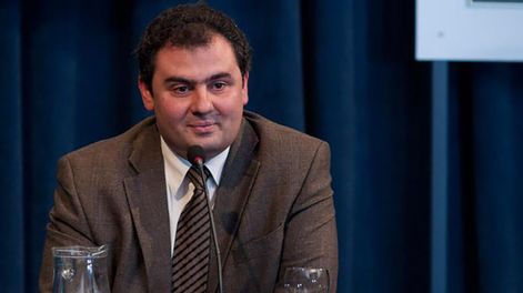 Roberto Saba en un evento académico.