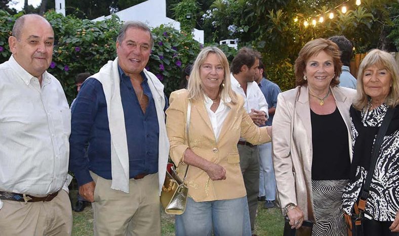 El empresario Juan Otegui; Gerardo Zambrano; Magdalena Zorrilla; Mariela Carrasco; y Beatriz Zerbino