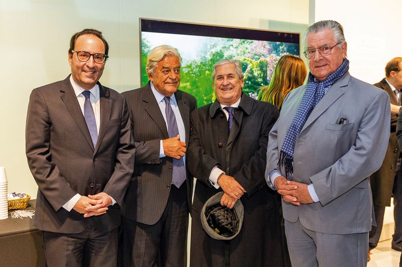 Representante de CAF en Uruguay François Borit, expresidente de la República Luis Alberto Lacalle Herrera, Conrado Hughes e Ignacio de Posadas