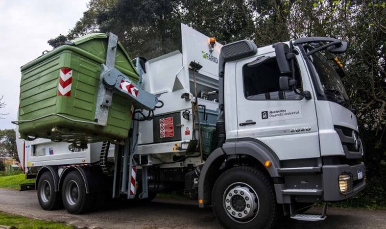 imagen de La Intendencia de Montevideo tuvo parados durante años varios camiones limpia contenedores que costaron U$S 285.000 cada uno