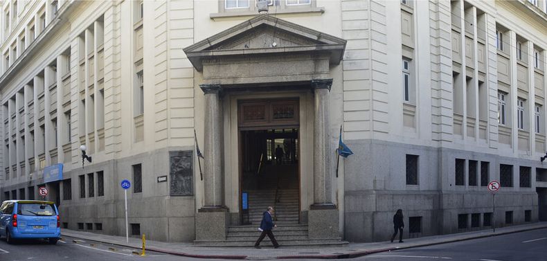 Fachada de la Administración Nacional de Correos