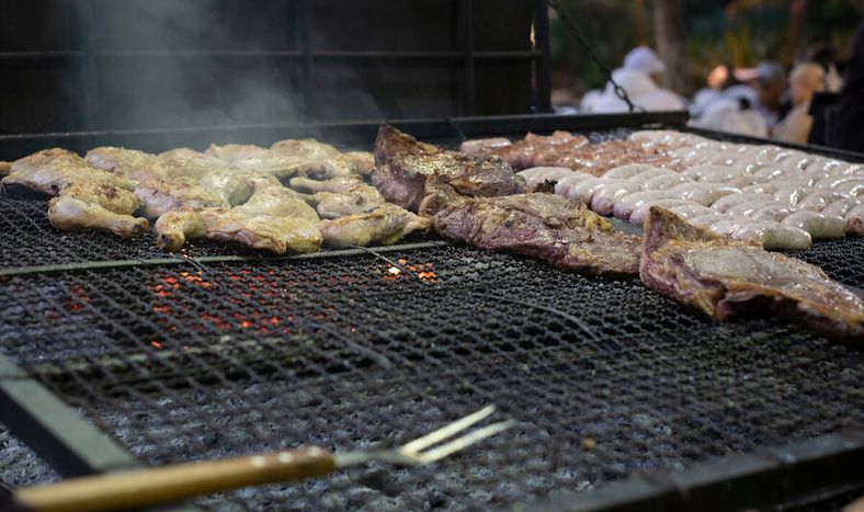 imagen de Mientras productores expresan preocupación, el gobierno defiende importación de cortes de pollo para “proteger” a consumidores