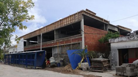 imagen de A tres años del tornado, Dolores luce un liceo remodelado, mientras cientos de alumnos esperan otro centro en aulas prefabricadas