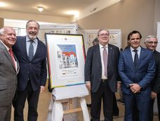 El presidente de Parva Domus Bartolomé Grillo y el senador Jorge Gandini, junto al gerente general de la Asociación Española Julio Martínez y el presidente de la institución médica Fernando García