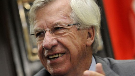Danilo Astori sonríe durante el acto de su asunción como ministro de Economía, el 4 de marzo de 2015. Foto: Javier Calvelo / adhocFOTOS Danilo Astori sonríe durante el acto de su asunción como ministro de Economía, el 4 de marzo de 2015. Foto: Javier Calvelo / adhocFOTOS