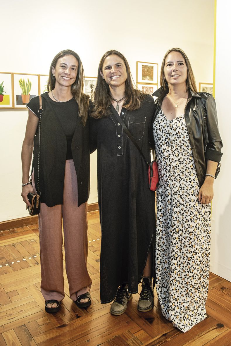 Libro de Oro en Álbum infantil de autor uruguayo, Conociendo la flora y fauna del Uruguay, de Lucila Castellanos, Magdalena Crisci y Candelaria French