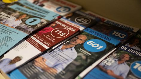 Listas de la Coalición Republicana en un circuito de votación de las elecciones departamentales en Montevideo.&nbsp;