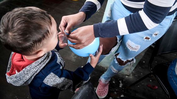 Festejo del día de la madre en la cárcel de mujeres con hijos en Montevideo en 2020. Festejo del día de la madre en la cárcel de mujeres con hijos en Montevideo en 2020.