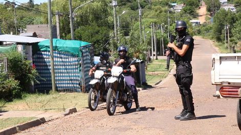 La Policía Nacional inició un nuevo operativo saturación en el Cerro para intentar disminuir los homicidios en la zona