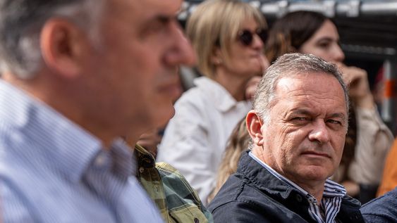 Yamandú Orsi y Álvaro Delgado en el acto por el Día Internacional de los Trabajadores. Yamandú Orsi y Álvaro Delgado en el acto por el Día Internacional de los Trabajadores.