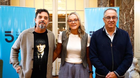 Álvaro Carballo, directora de Canal 5 Erika Hoffmann y ministro de Educación y Cultura José Carlos Mahía.