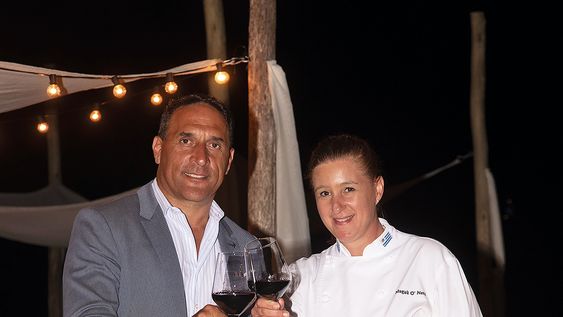 De Enjoy: gerente de Alimentos y Bebidas Darvry Amaro con chef ejecutiva Magali O’Neill