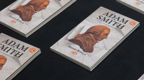 Libro de Hernán Bonilla sobre Adam Smith.