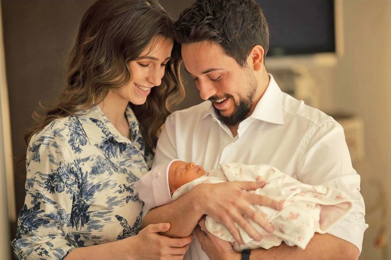 iman y padres.jpg