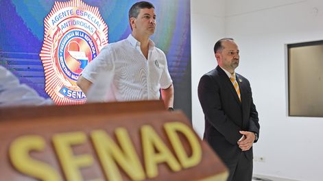 Jalil Rachid, a la derecha, durante una conferencia de prensa este año junto al presidente Santiago Peña