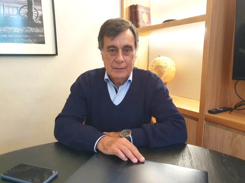 El presidente de la Bolsa de Valores de Montevideo, Ángel Urraburu