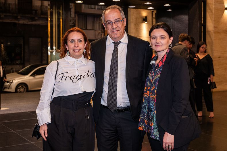 Directora nacional de Cultura María Eugenia Vidal, ministro de Educación y Cultura José Carlos Mahía y consejera del Sodre Natalia Schiavone.