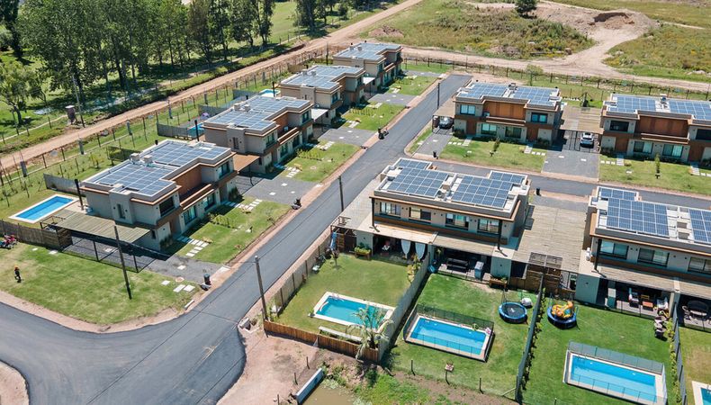 imagen de Abre sus puertas el primer barrio autosustentable de Uruguay
