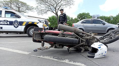 Las motos son los vehículos que más evaden el SOA. Foto: Javier Calvelo / adhocFOTOS