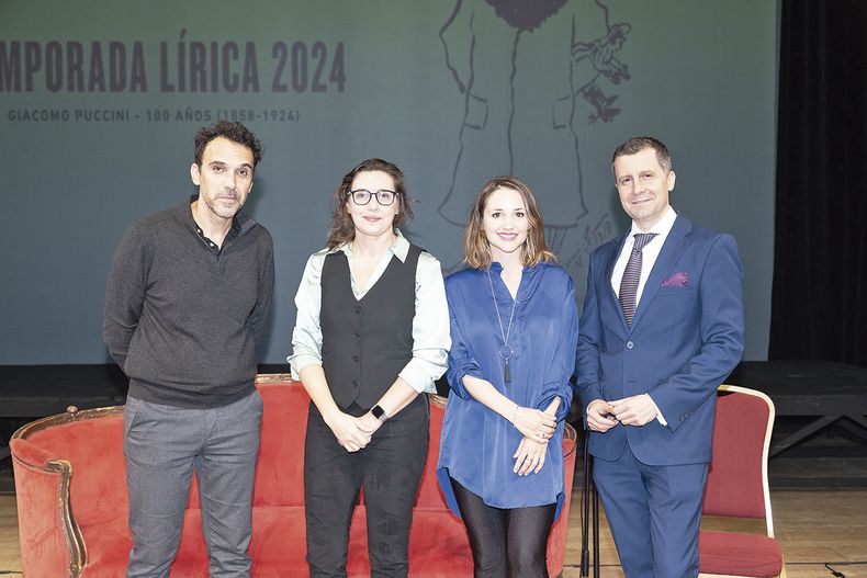 El director artístico de la Temporada Lírica Martín Jorge, la directora del Teatro Solís Malena Muyala, la directora de la División Promoción Cultural de la IM Débora Quiring y el director musical de La bohème Martín García