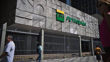 Fachada de la sede de Petrobrás en Río de Janeiro. Foto: Mauro Pimentel, AFP